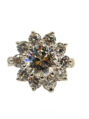 Clear cubic zirconia stone ring with big  center flower shape Size 7 NEW